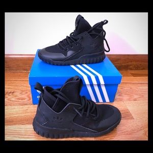 Black Adidas Tubular Sneakers 👟
